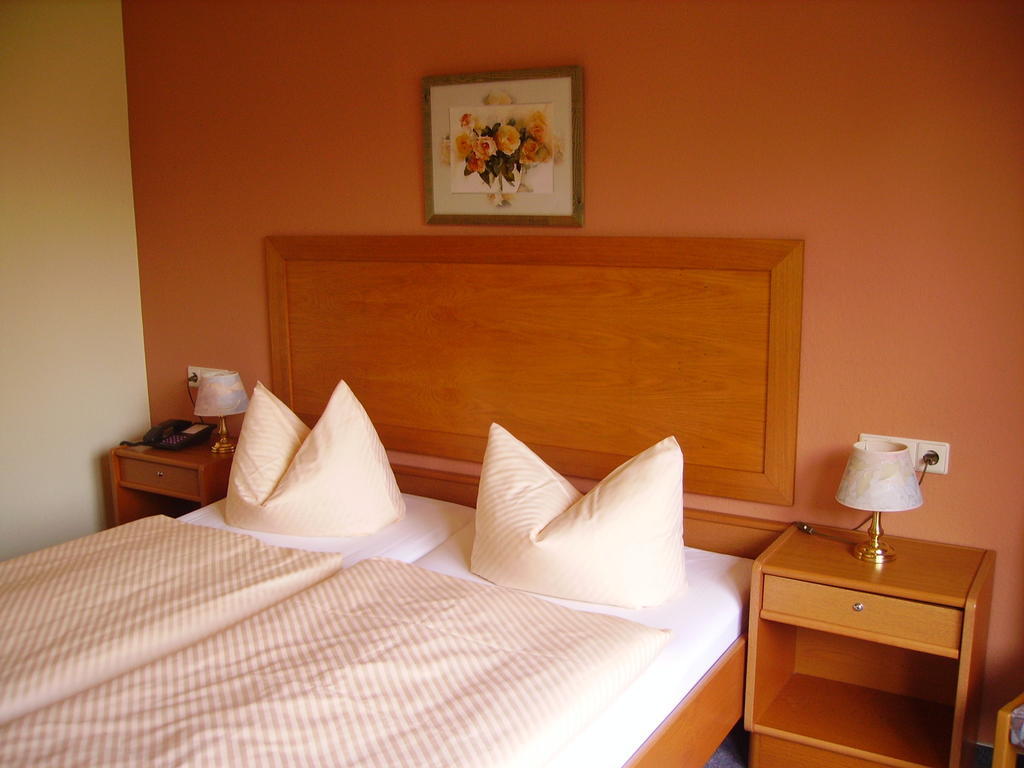 Hotel Zur Erholung Brochthausen Zimmer foto