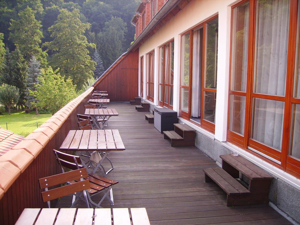 Hotel Zur Erholung Brochthausen Exterior foto