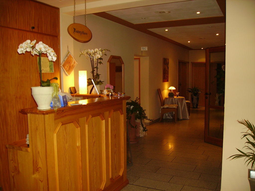 Hotel Zur Erholung Brochthausen Exterior foto