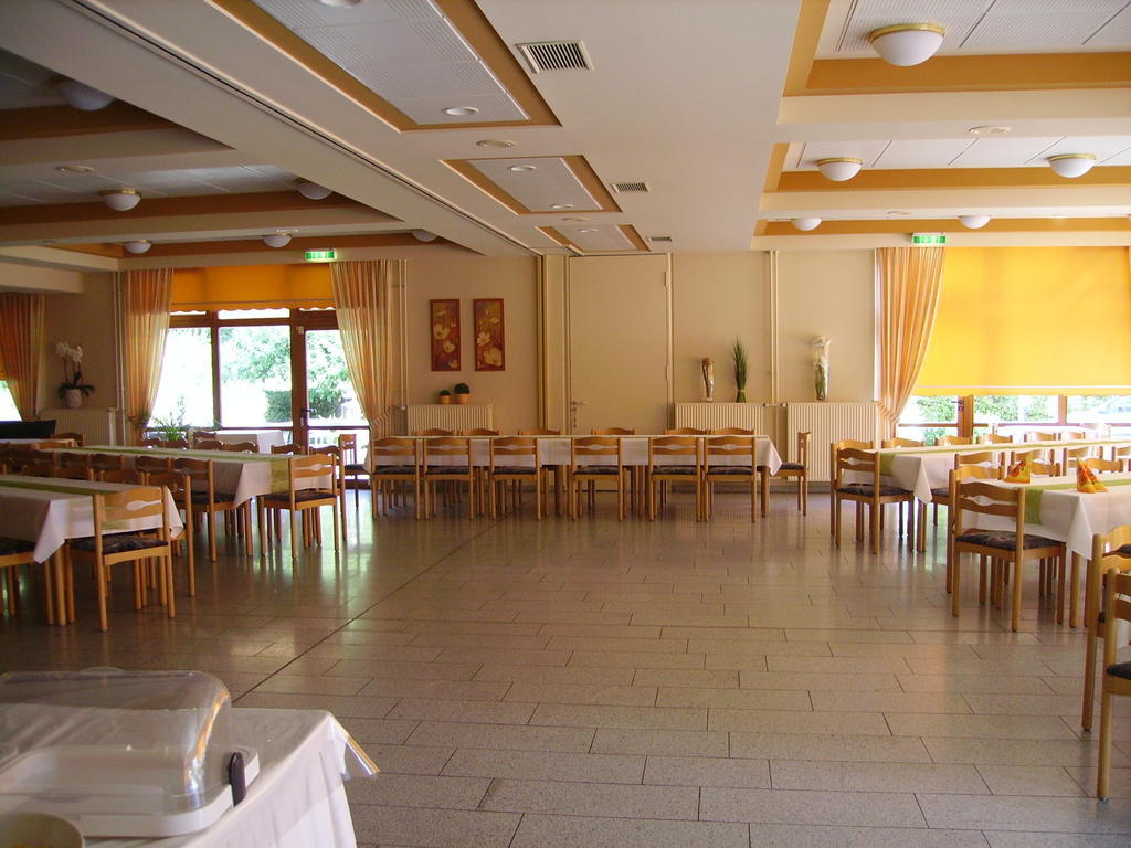 Hotel Zur Erholung Brochthausen Exterior foto