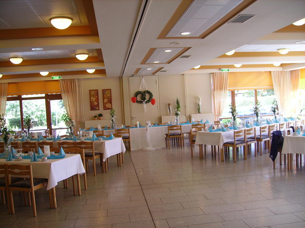 Hotel Zur Erholung Brochthausen Exterior foto
