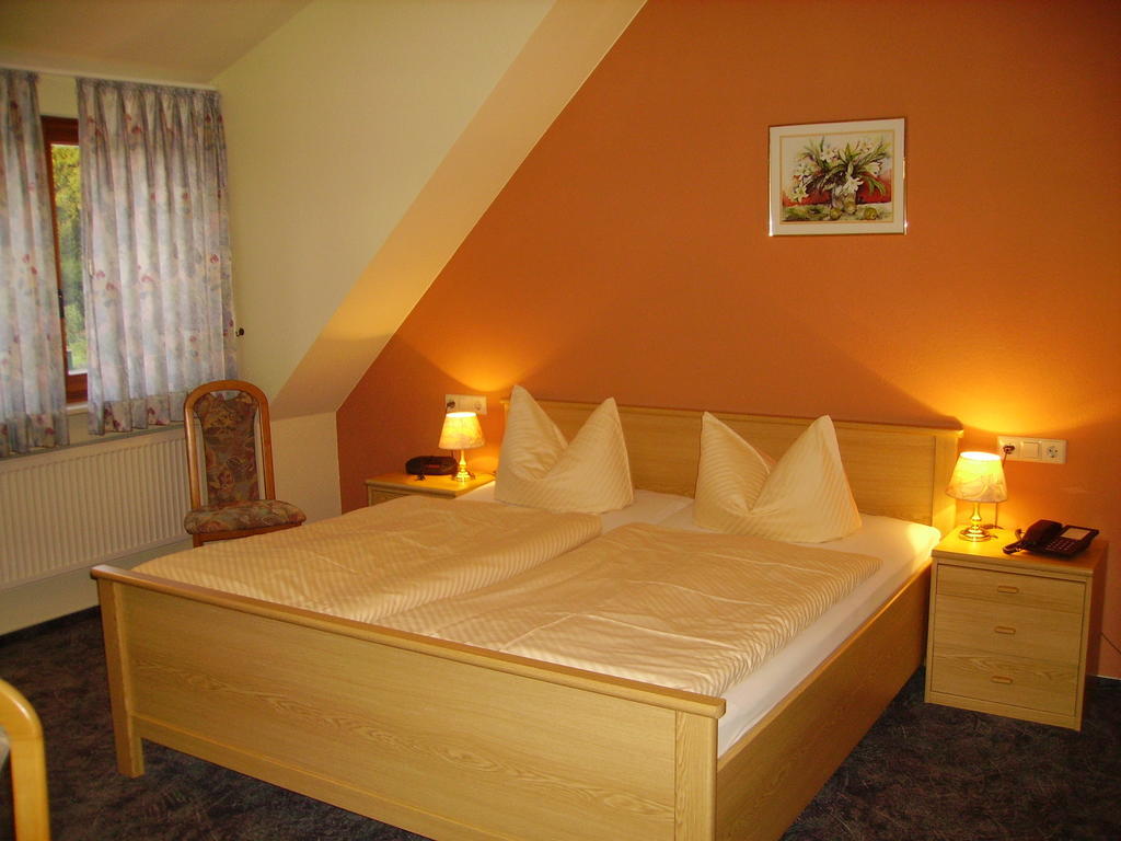Hotel Zur Erholung Brochthausen Zimmer foto